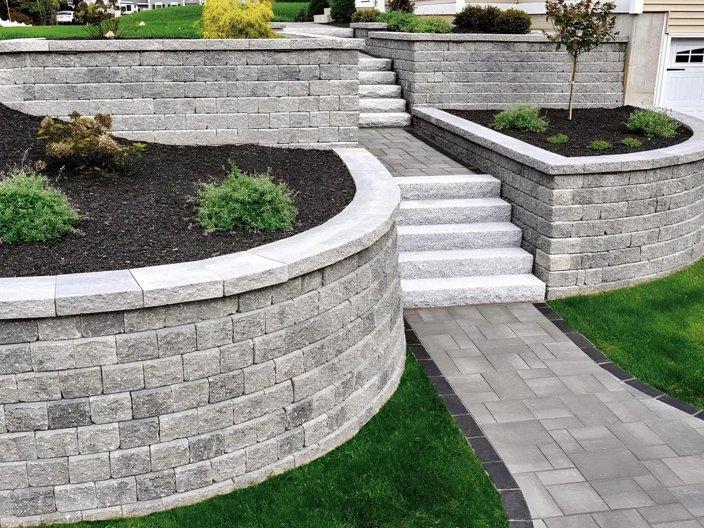 Concrete & Retaining Walls, BC Landscaping & Hardscape
